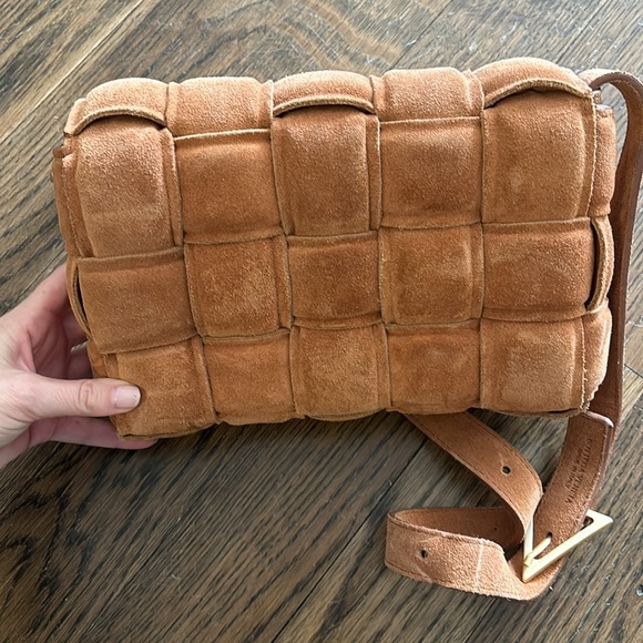 Brown Suede Padded Woven Cassette Style Bag - Picture 3 of 5